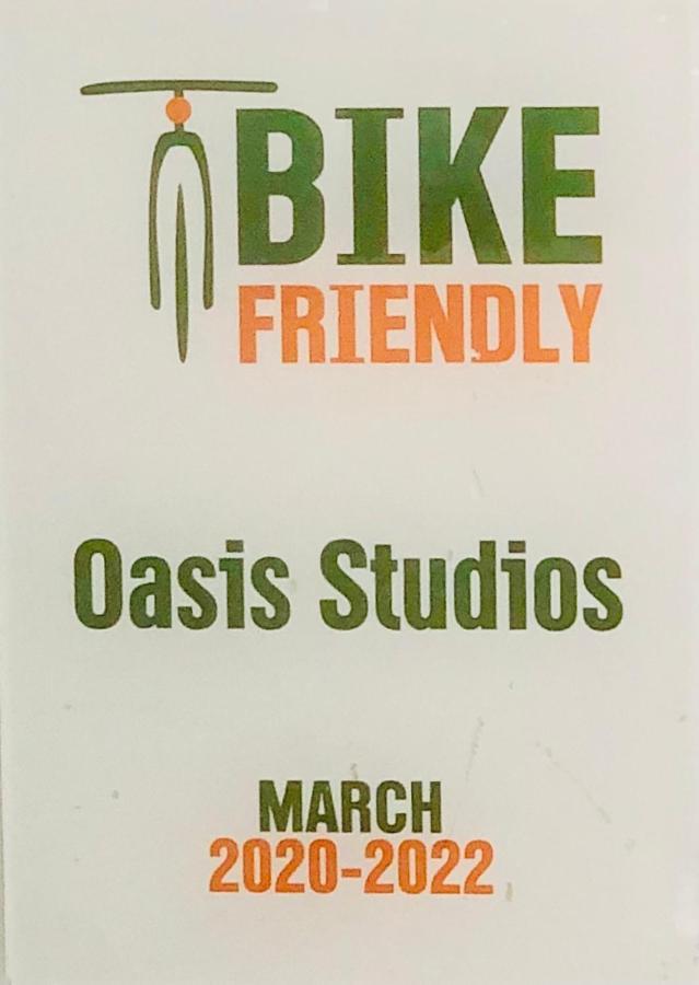 מיקרי ויגלה Oasis Studios מראה חיצוני תמונה